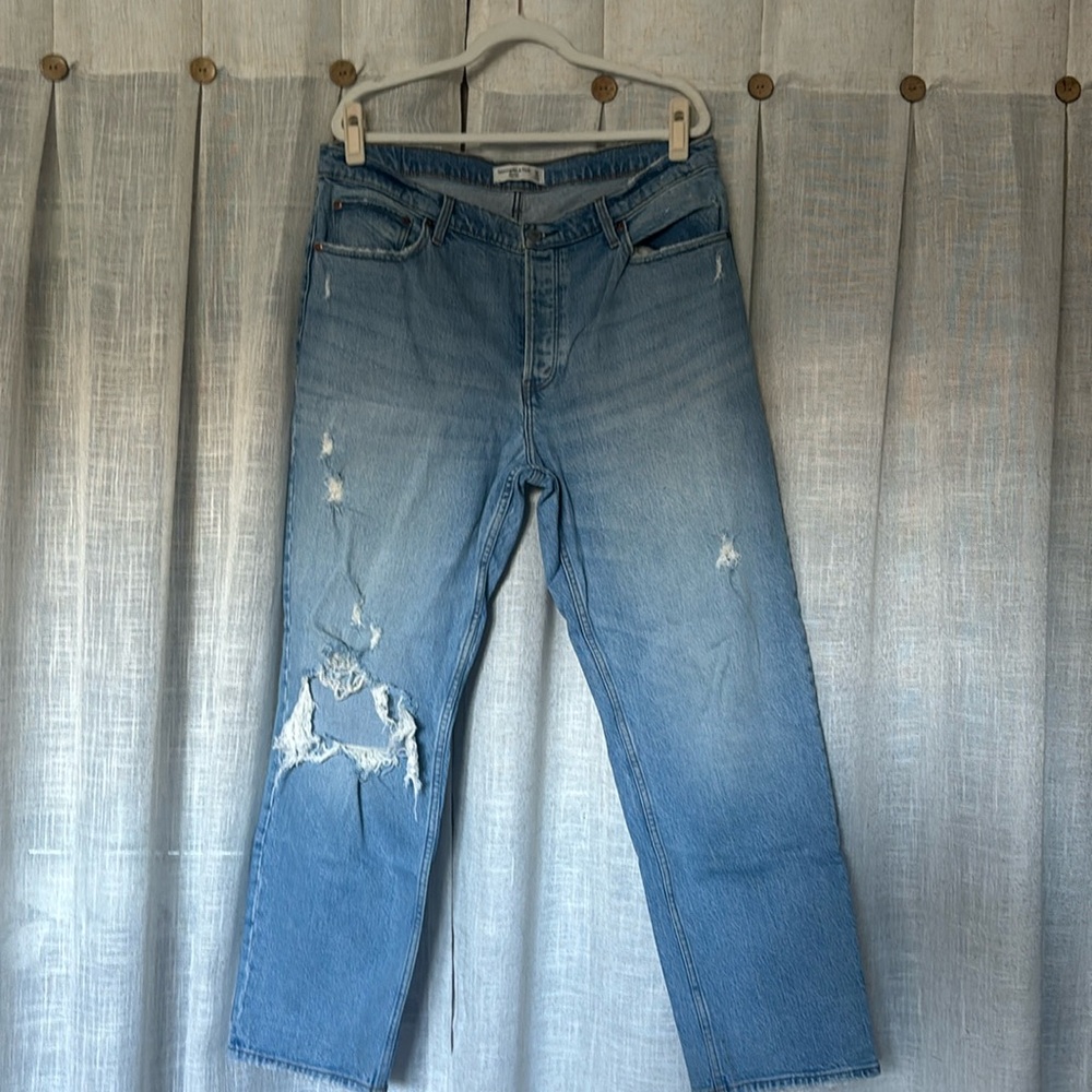 Abercrombie Distressed Dad High Rise